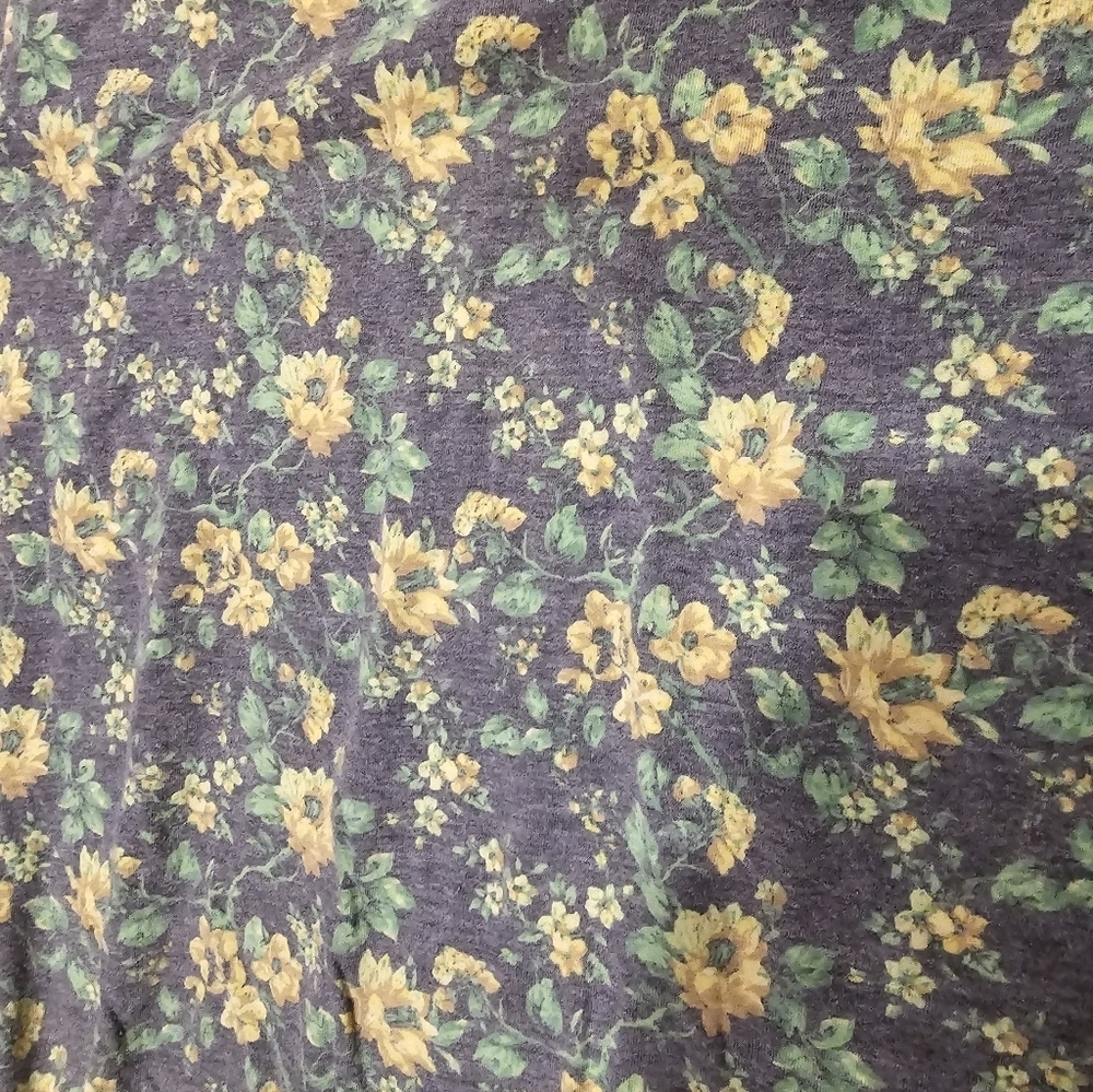 LuLaRoe | Floral Classic Tee Size 3XL - Picture 3 of 3